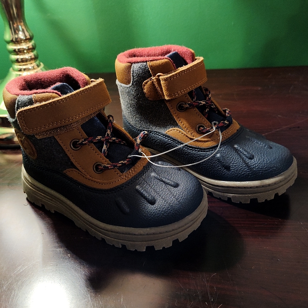 Carter's est. 1865 Boy's Boots-Size 9 Toddler